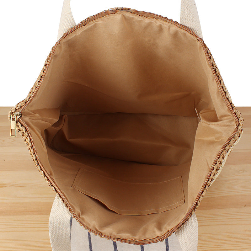 Braided beach bag with sturdy carrying handles LoungeYard — product view 4