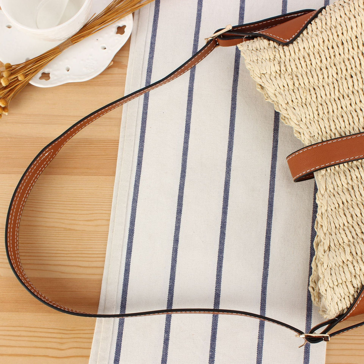 Braided shoulder bag with elegant leather accents LoungeYard — product view 2