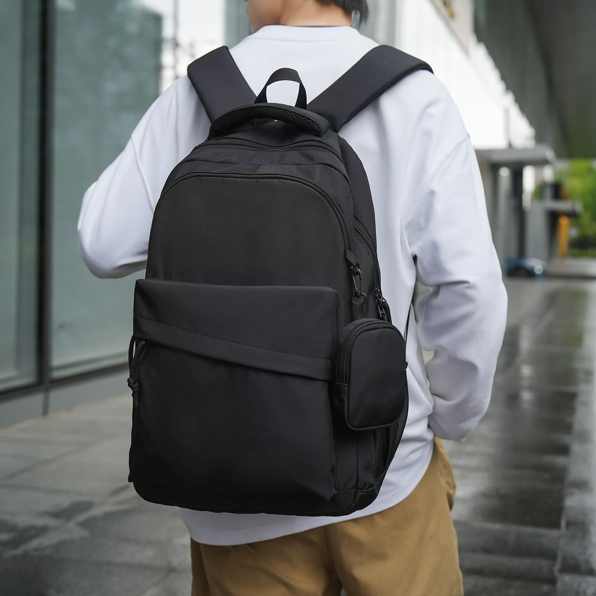 LoungeYard Backpack — product view 2