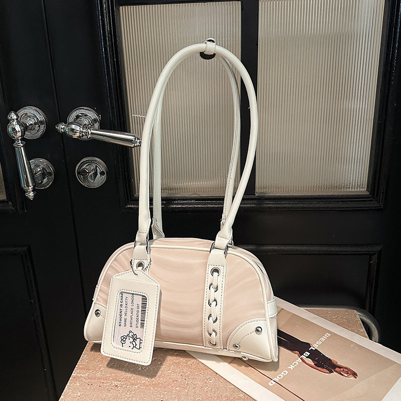 Vintage-Inspired Quilted Handbag — product view 1