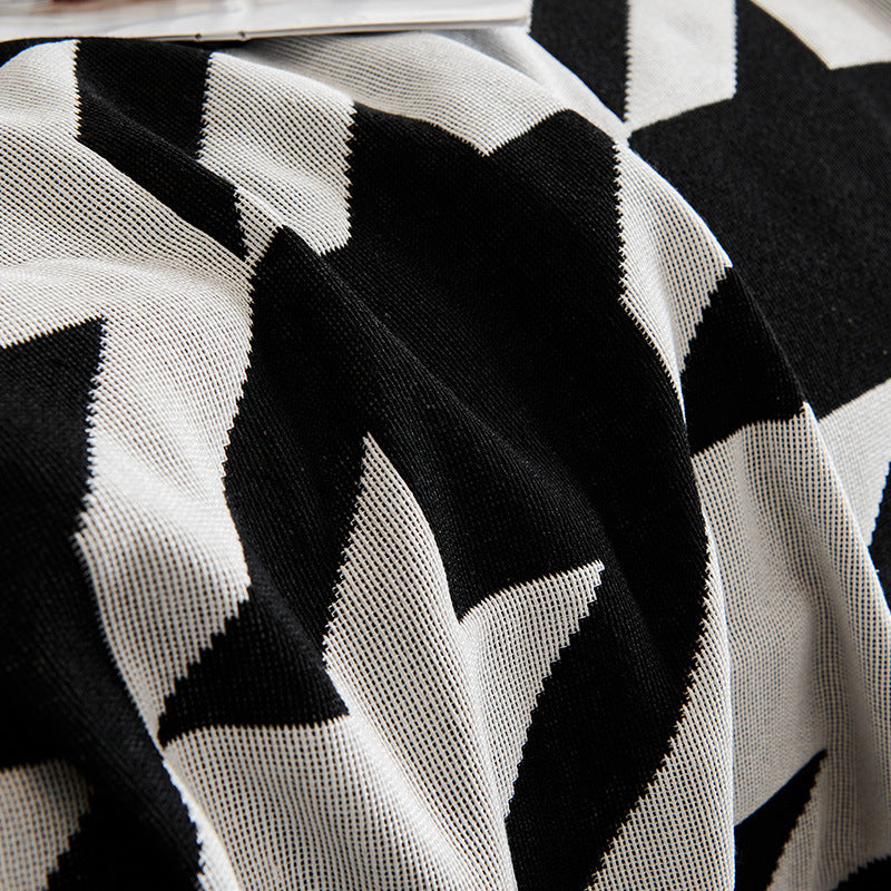 Cozy Houndstooth Throw Blanket — product view 4