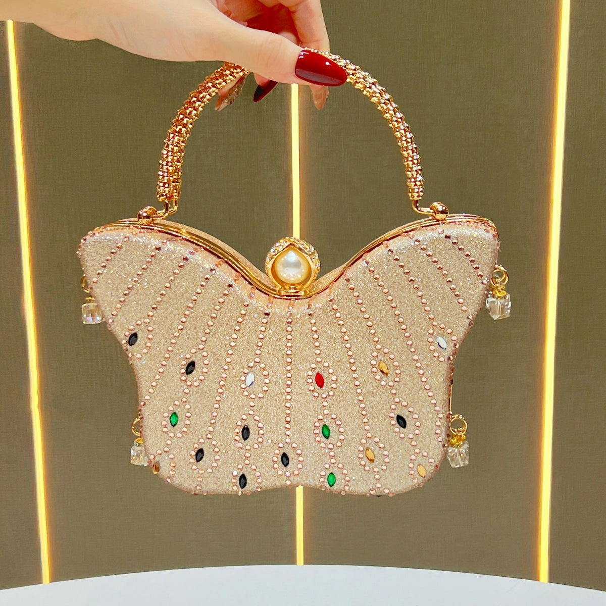 Butterfly-Shaped Decorative Evening Handbag — product view 1
