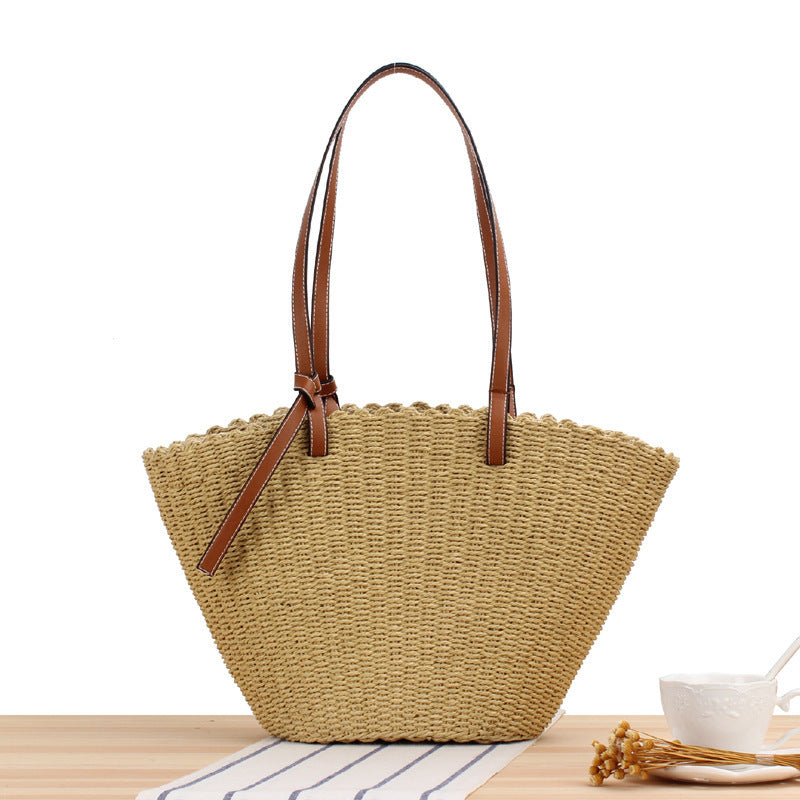 Elegant Bast shoulder bag with faux leather accents LoungeYard — product view 5