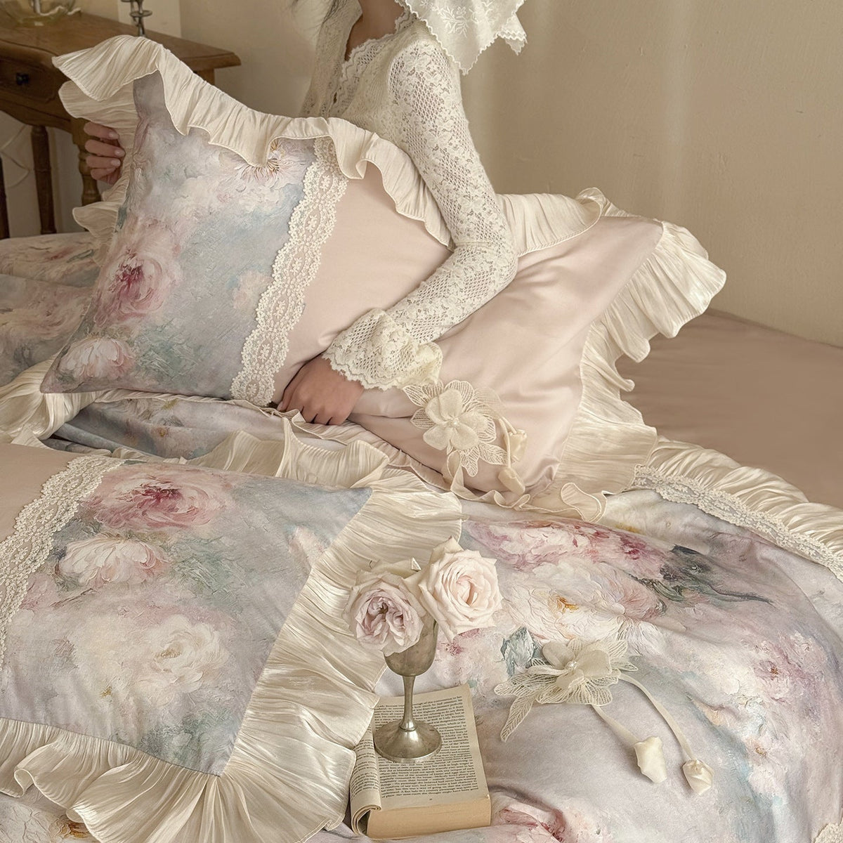 Satin bedding set with floral print, ruffles and lace trim — product view 1