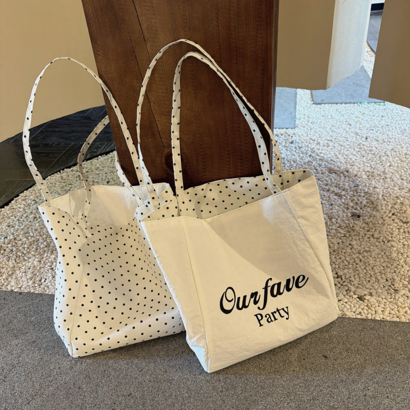 Trendy Beach Bag LoungeYard — product view 1