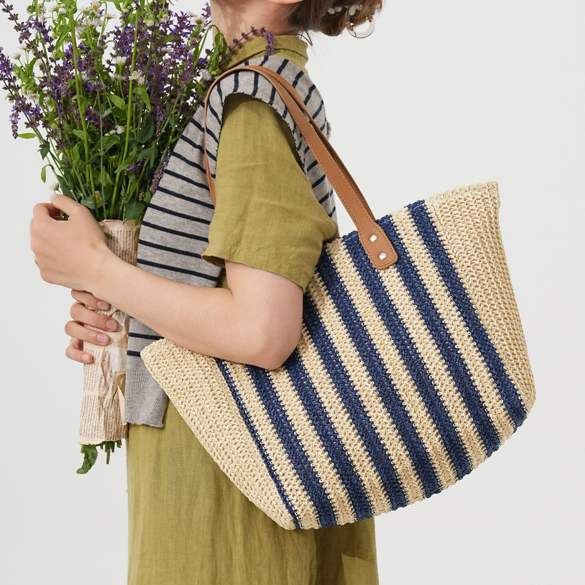 Handcrafted beach bag with structured stripe pattern LoungeYard — product view 3