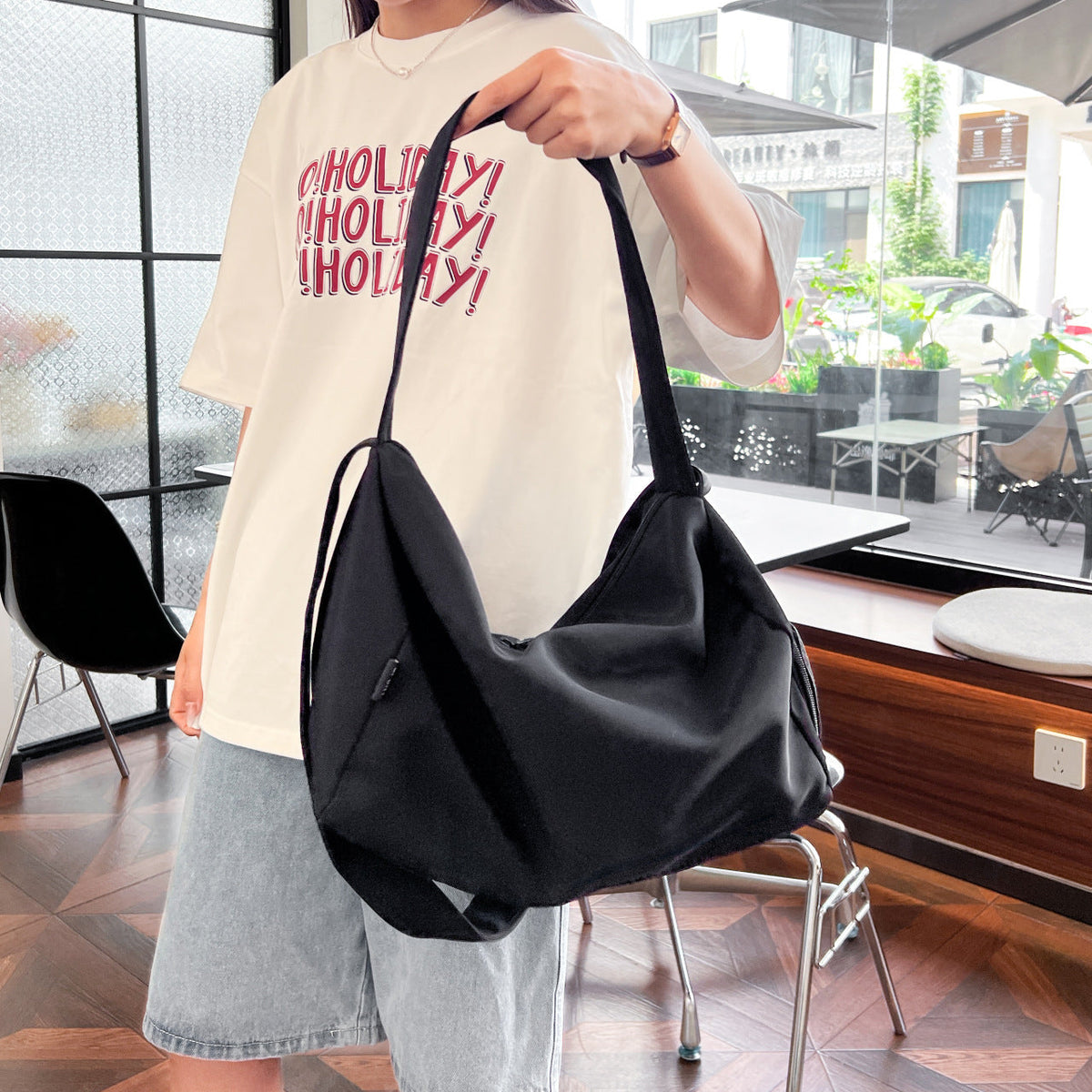Everyday bag with spacious interior and detachable shoulder strap LoungeYard — product view 3