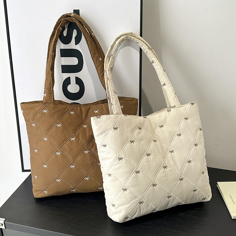 WoQuilted Utility Tote Bag LoungeYard — product view 1