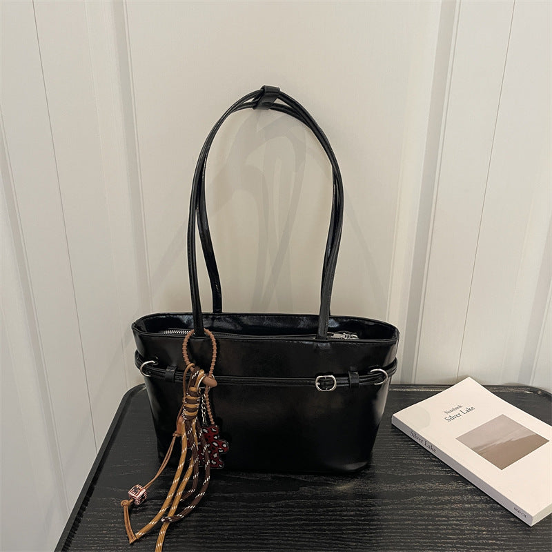 Stylish Handcrafted Leather Crossbody Bag — product view 6