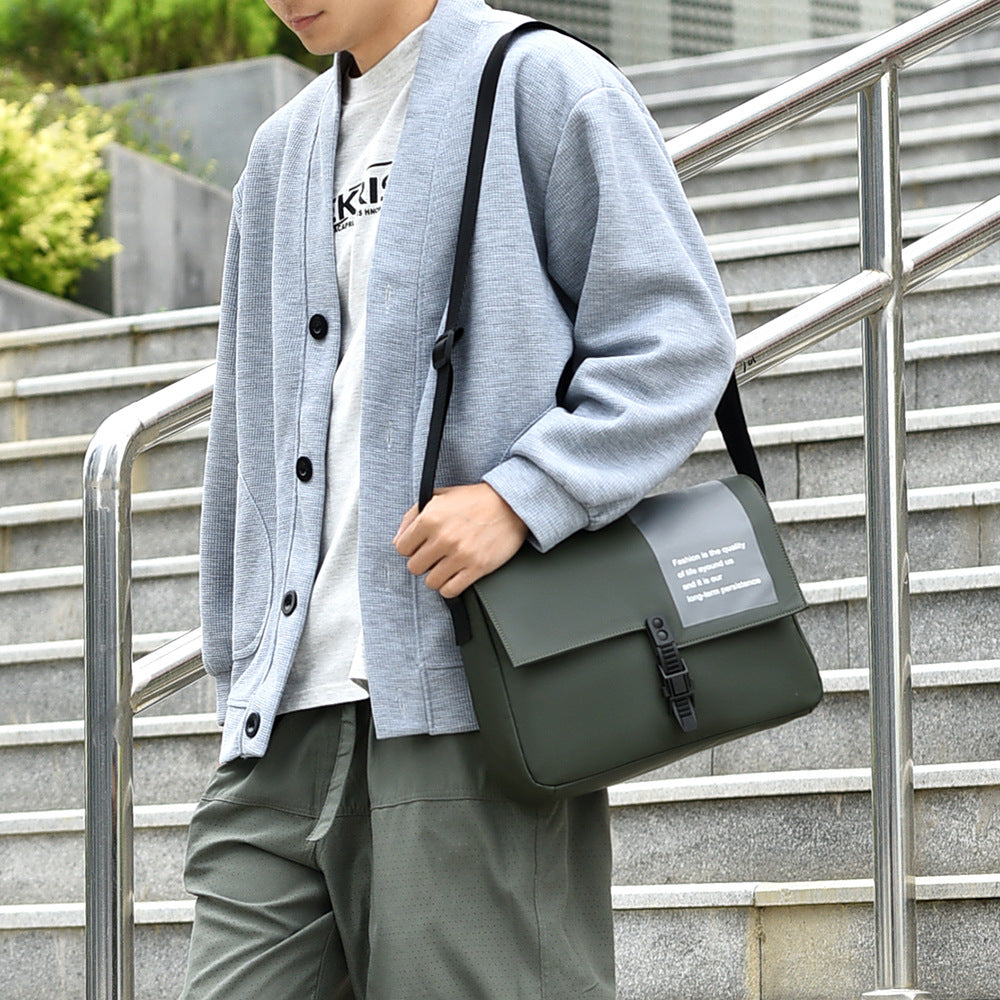 Fashionable Messenger Bag LoungeYard — product view 3