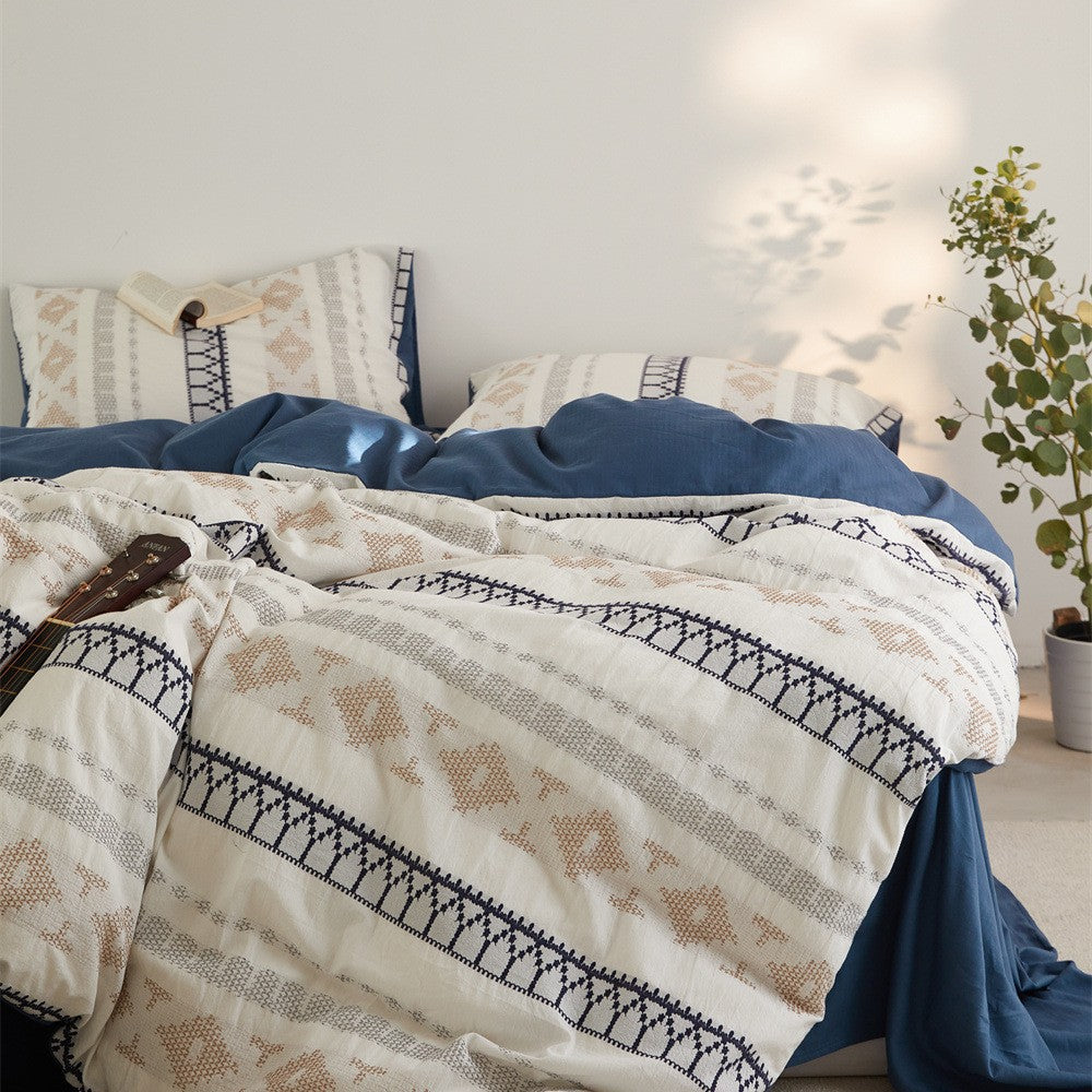 Bedding set made of cotton blend fabric with woven ethnic motif and reversible design — product view 3