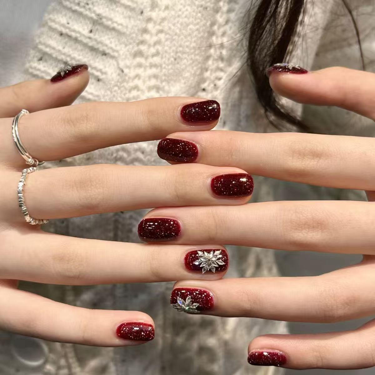 Glittery Decorative Press-On Nail Extensions — product view 1
