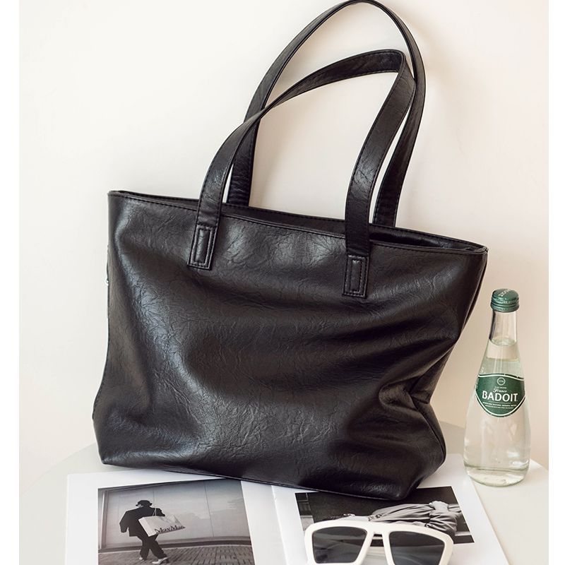 Luxurious Leather Tote Bag LoungeYard — product view 1