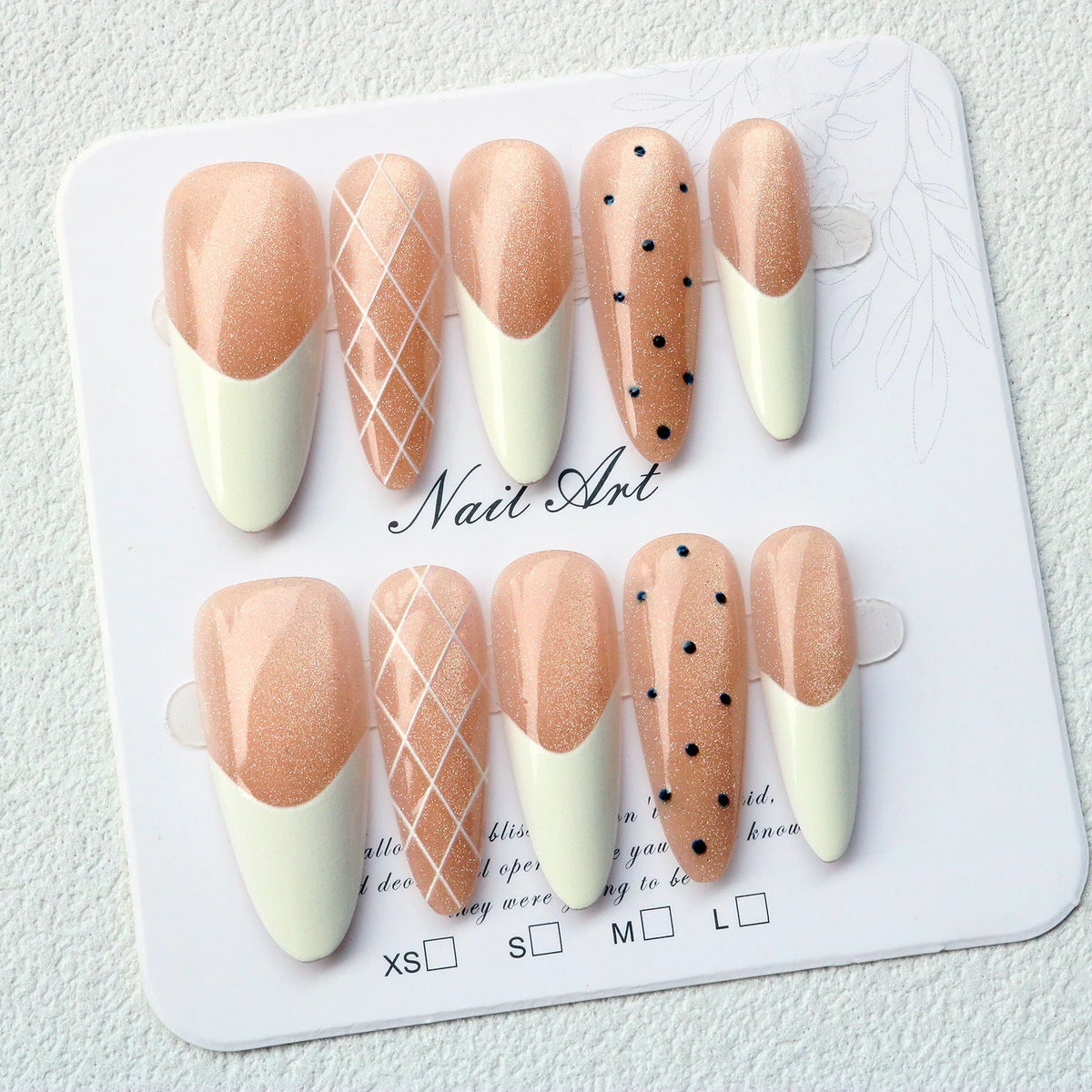 Glamorous Nail Art Press-On Set — product view 4