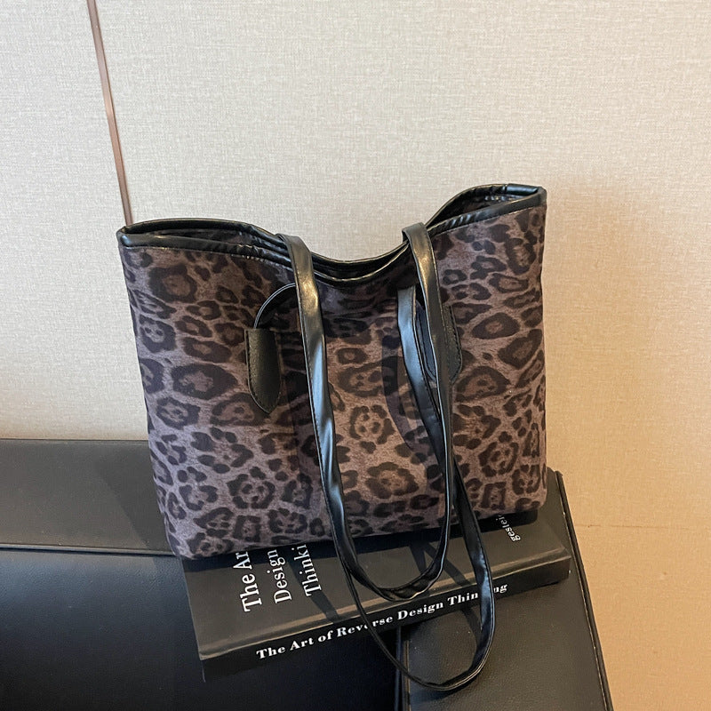 Stylish Animal Print Shoulder Tote Bag — product view 5