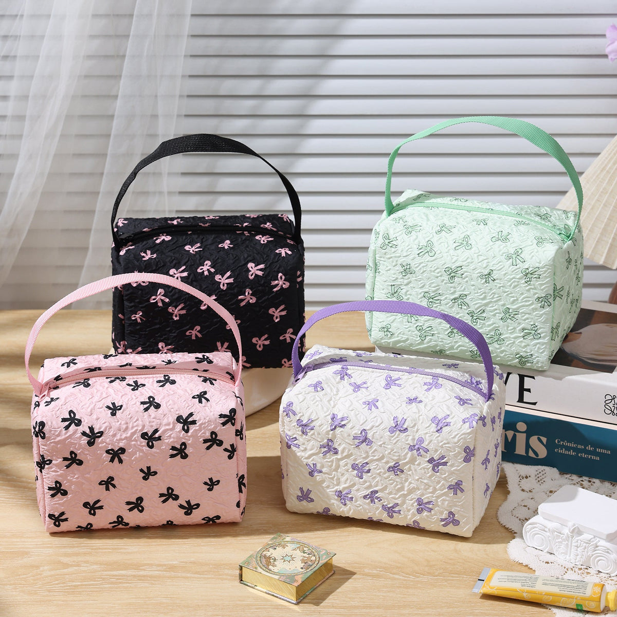Cosmetic bag LoungeYard — product view 2