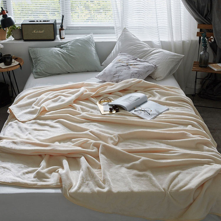 Ladies cozy microfiber blanket LoungeYard — product view 4