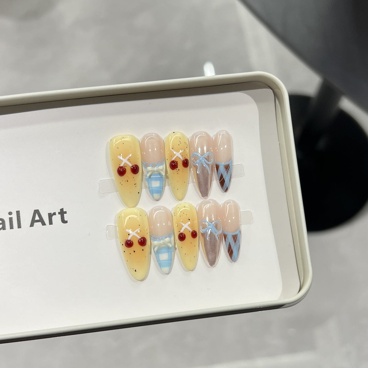 Creative Themed Press-On Nail Art Set — product view 2