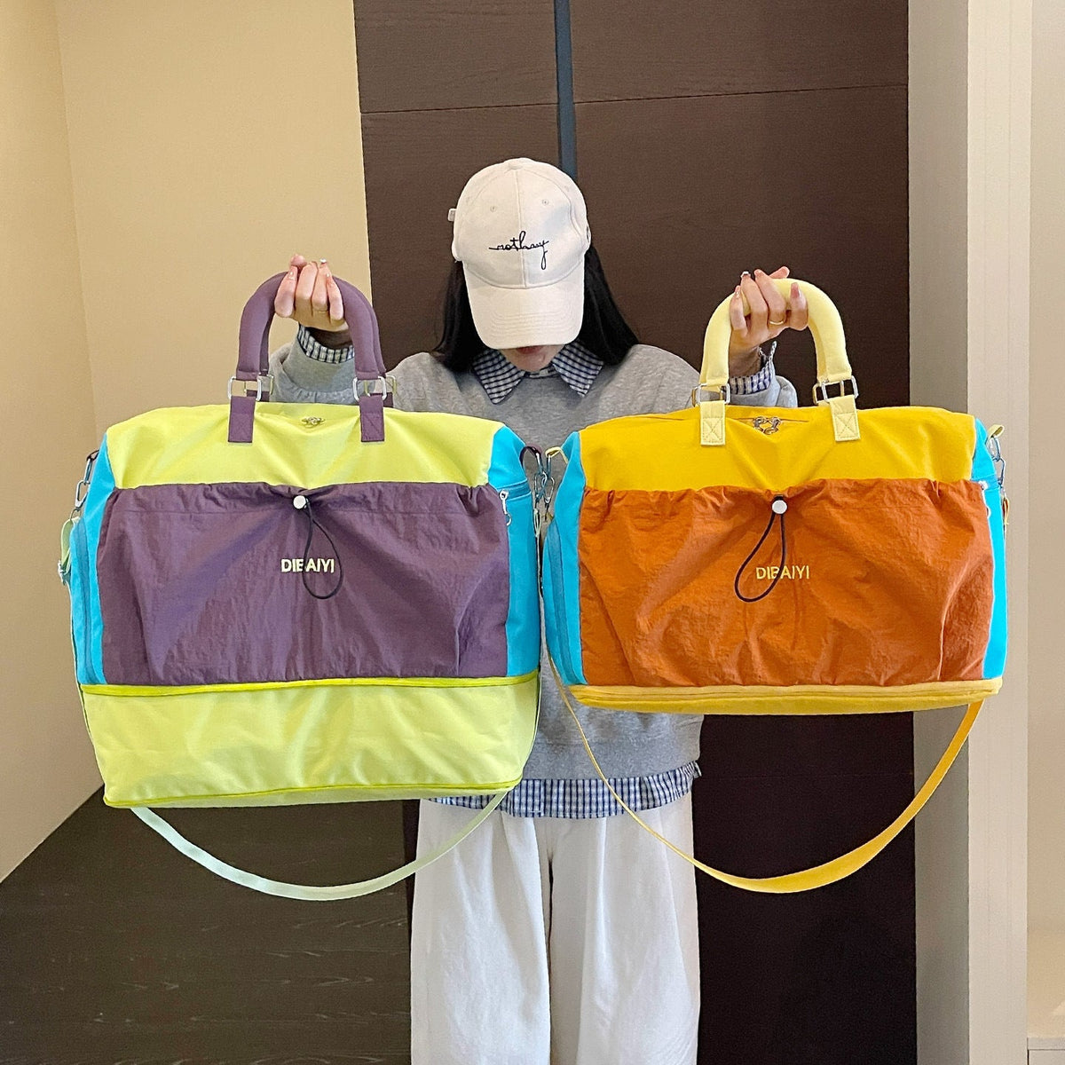 Stylish Multi-Purpose Travel Duffle LoungeYard — product view 2