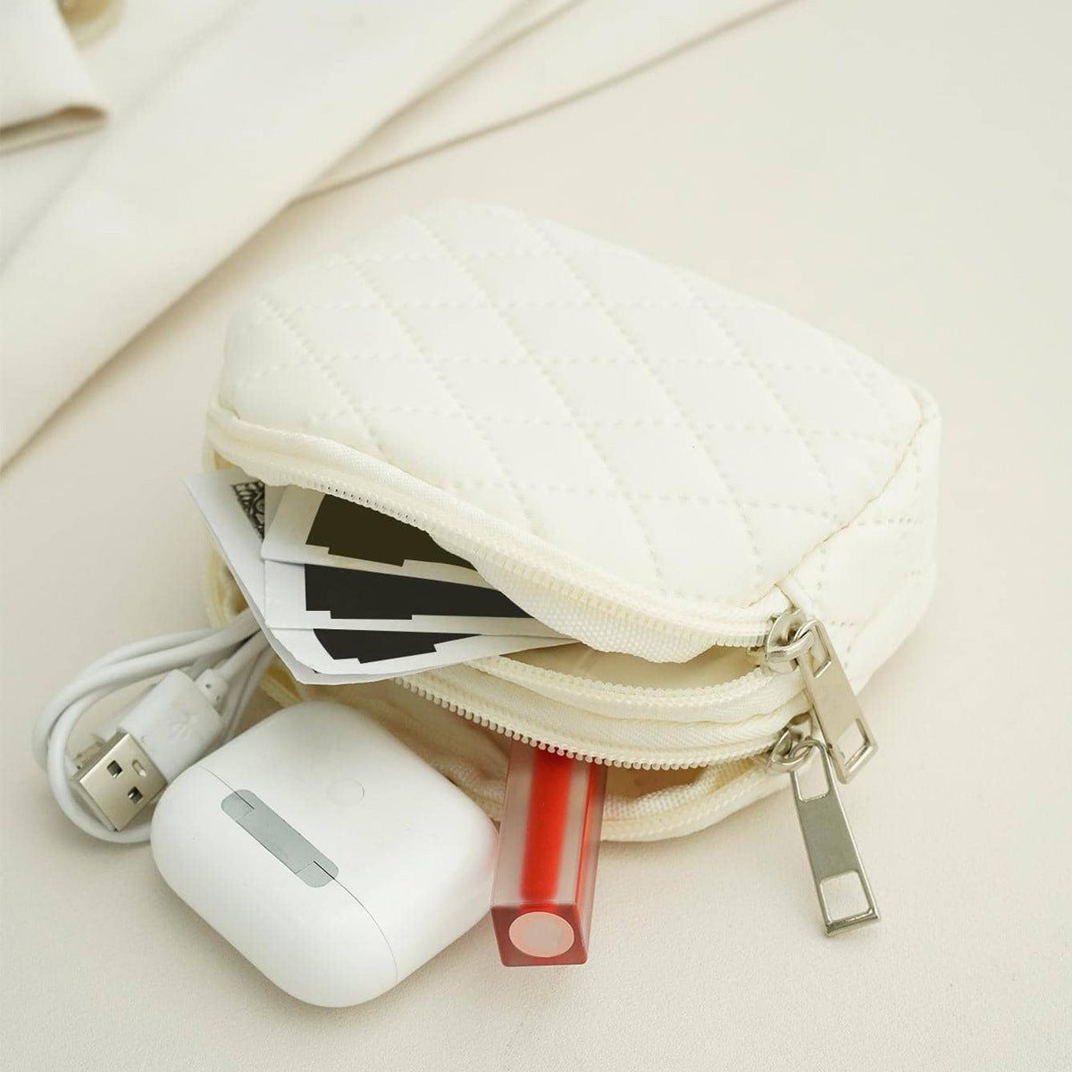 Practical and Stylish Cosmetic Bag LoungeYard — product view 1