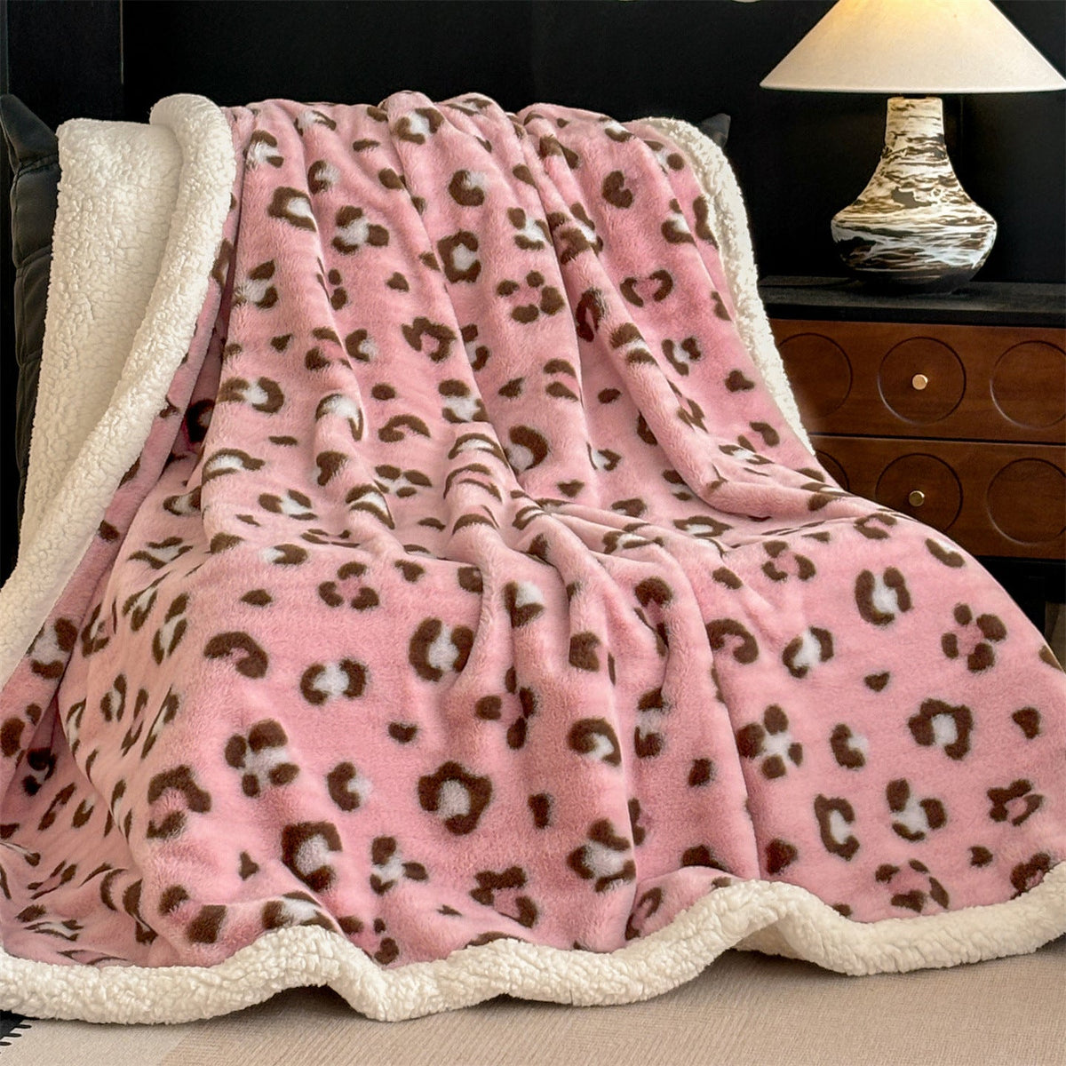 Women's Plush Leopard Print Throw Blanket — product view 5