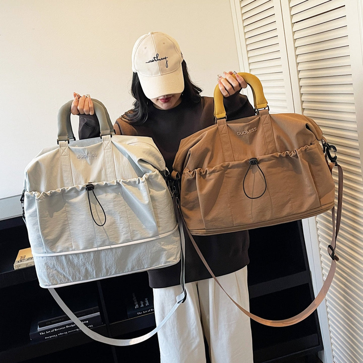 Multifunctional Travel Duffle Bag LoungeYard — product view 2
