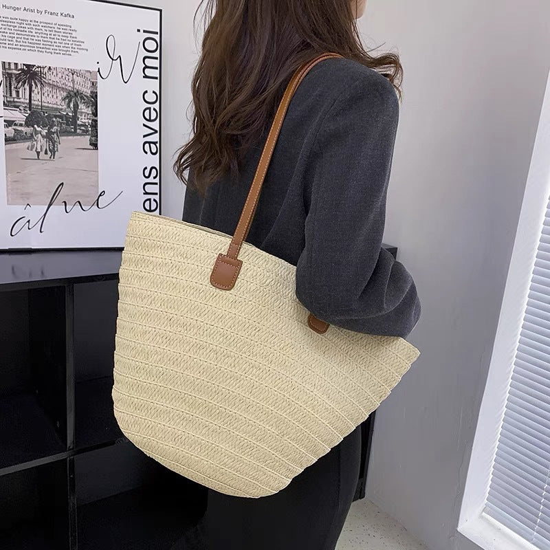 Beach bag with high-quality leather handles LoungeYard — product view 3