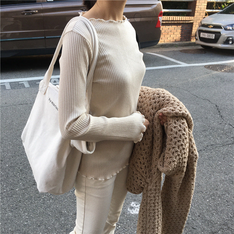 Everyday handbag with spacious interior and sturdy design LoungeYard — product view 2