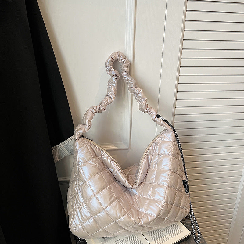 Chic Everyday Hobo Bag LoungeYard — product view 6