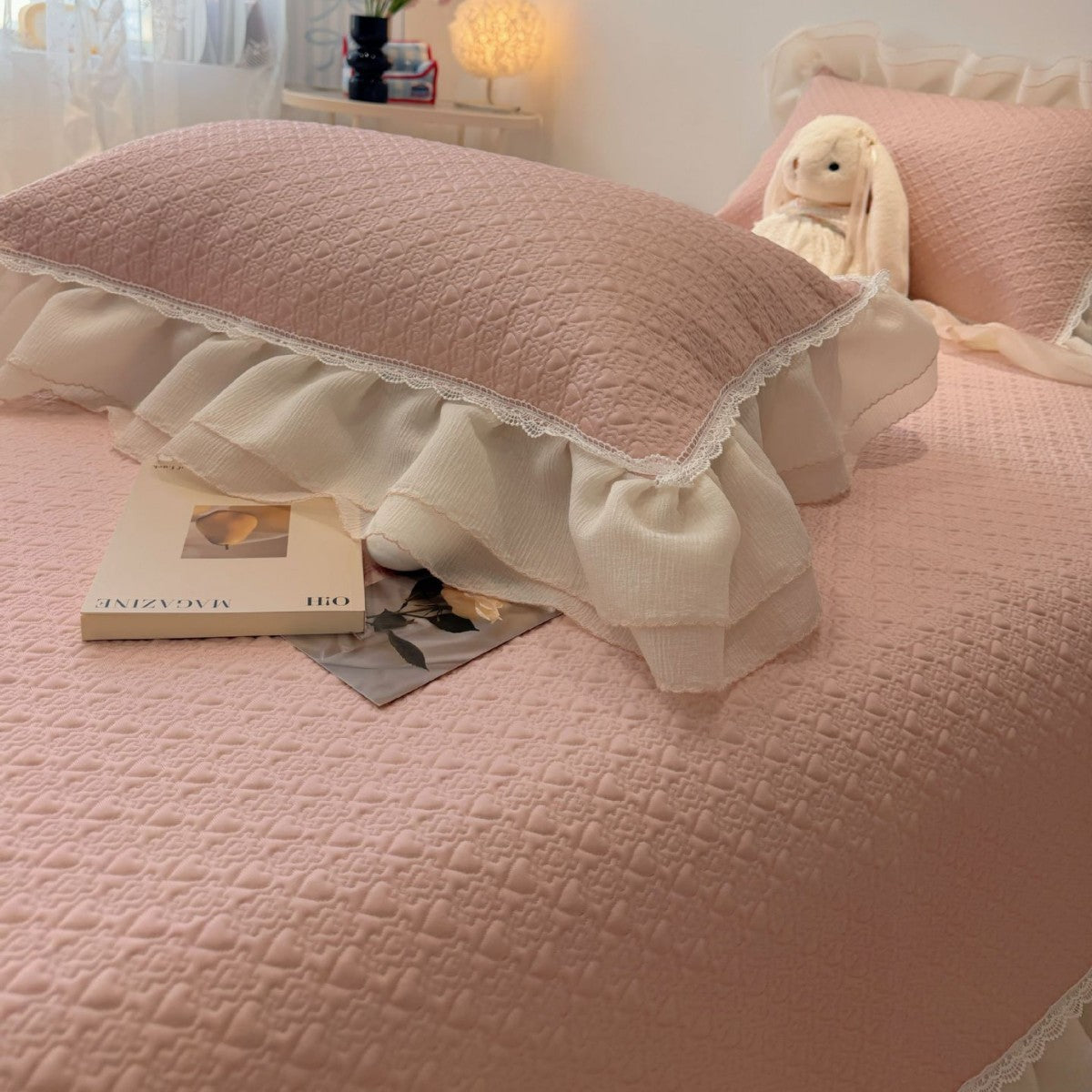 Quilted bedspread with ruffle and delicate floral quilting — product view 2