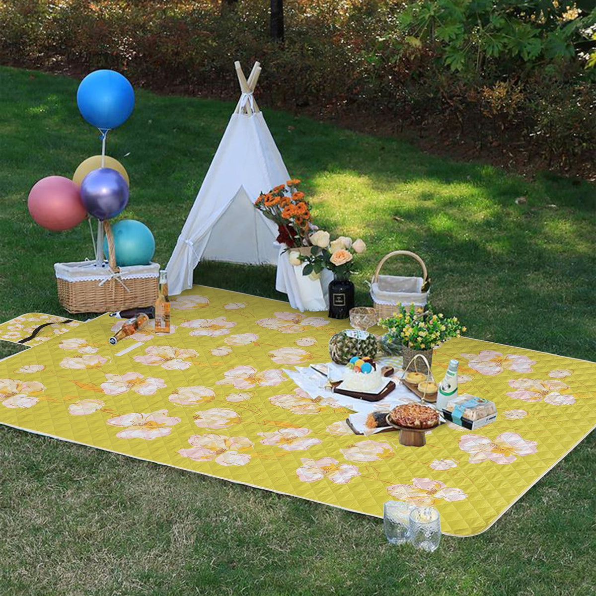 Quilted picnic and beach blanket set with carrying strap and water-repellent back — product view 2