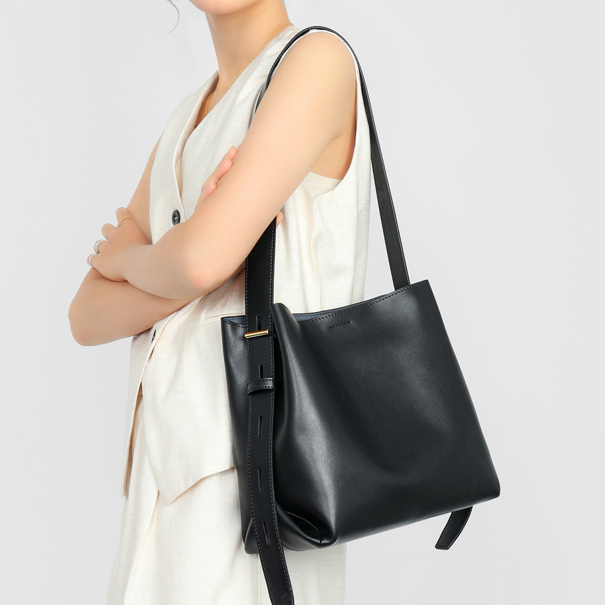 Minimalist Smooth Leather Adjustable-Strap Shoulder Tote — product view 6