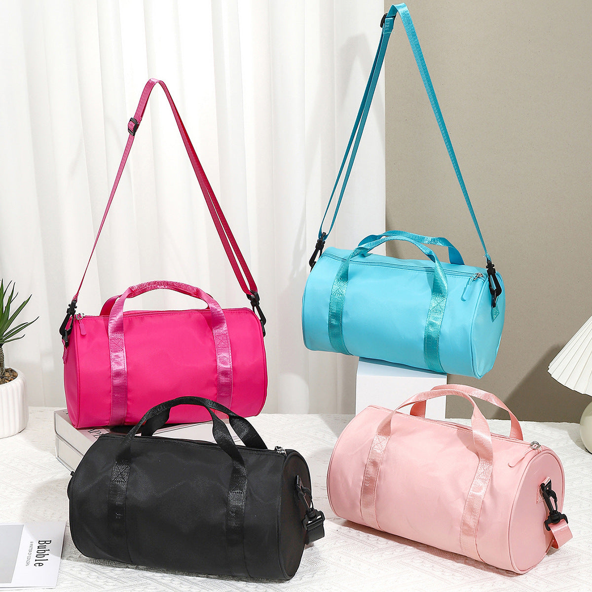 Sporty weekend bag LoungeYard — product view 2