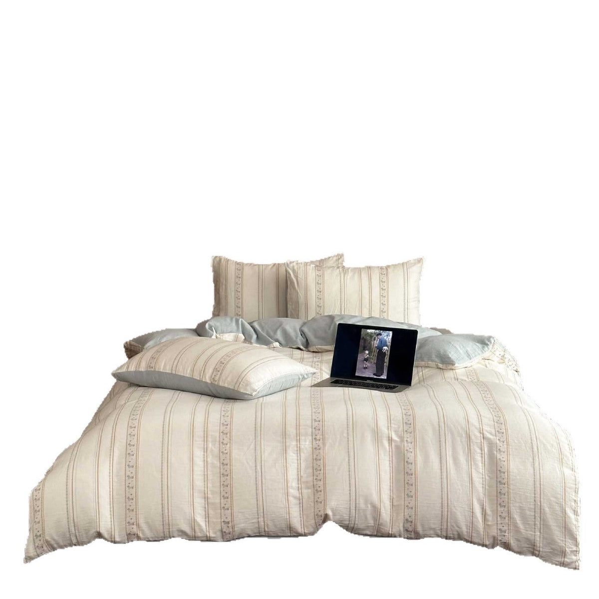 Reversible cotton bedding set with fine stripe and ethnic pattern — product view 4