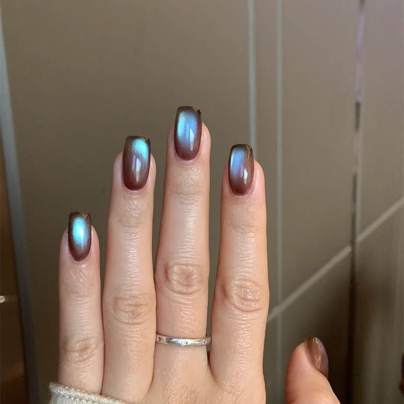 Iridescent Press-On Nail Set — product view 3