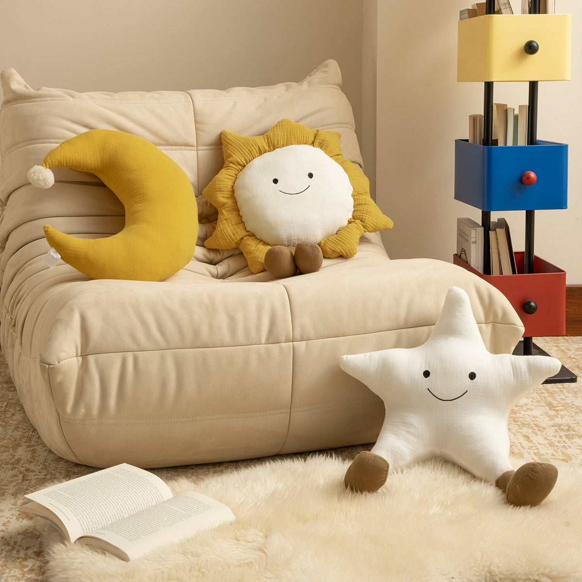 Kuschelstern decorative pillow for children with embroidered face and plush feet — product view 1