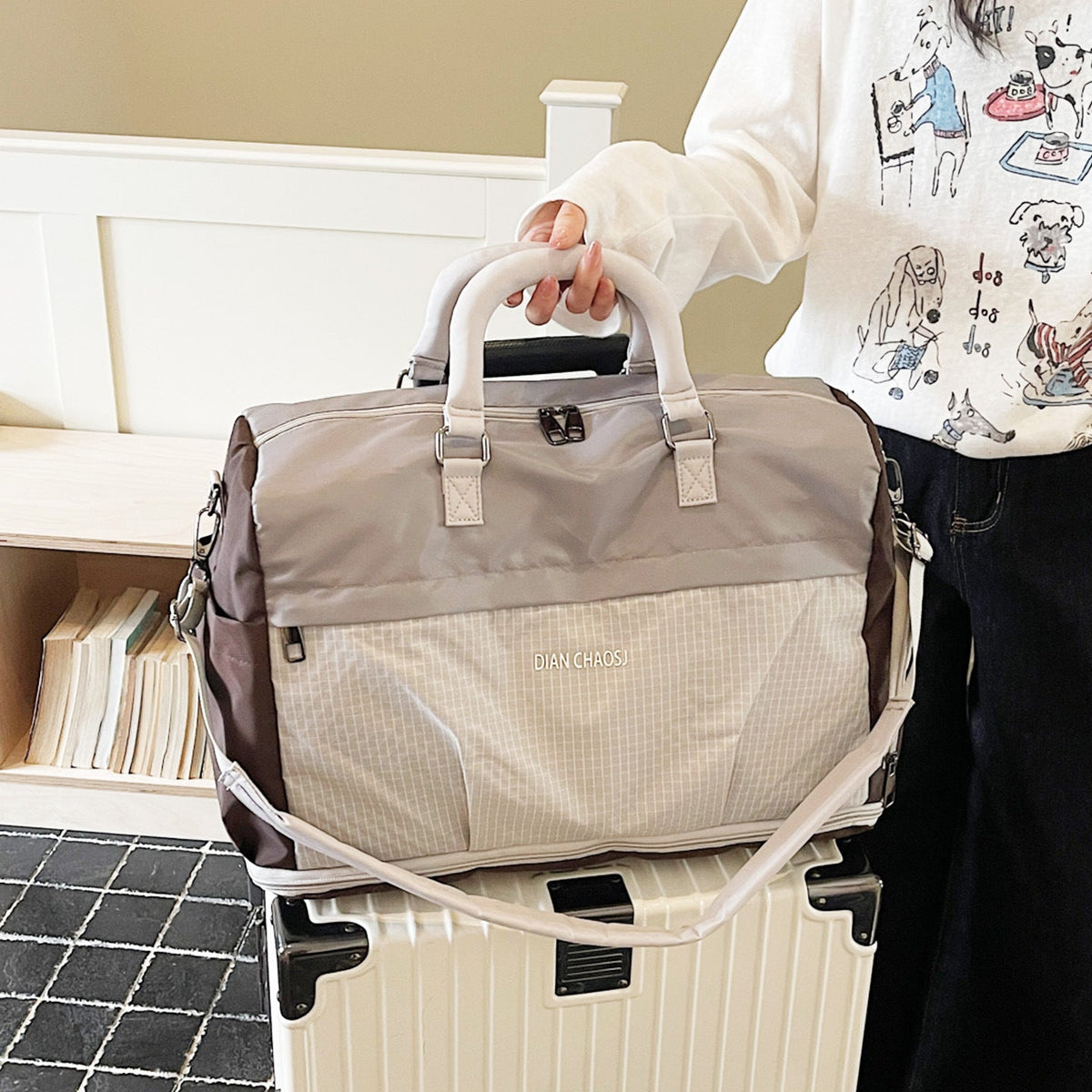 Versatile Travel Sports Duffel Bag LoungeYard — product view 4