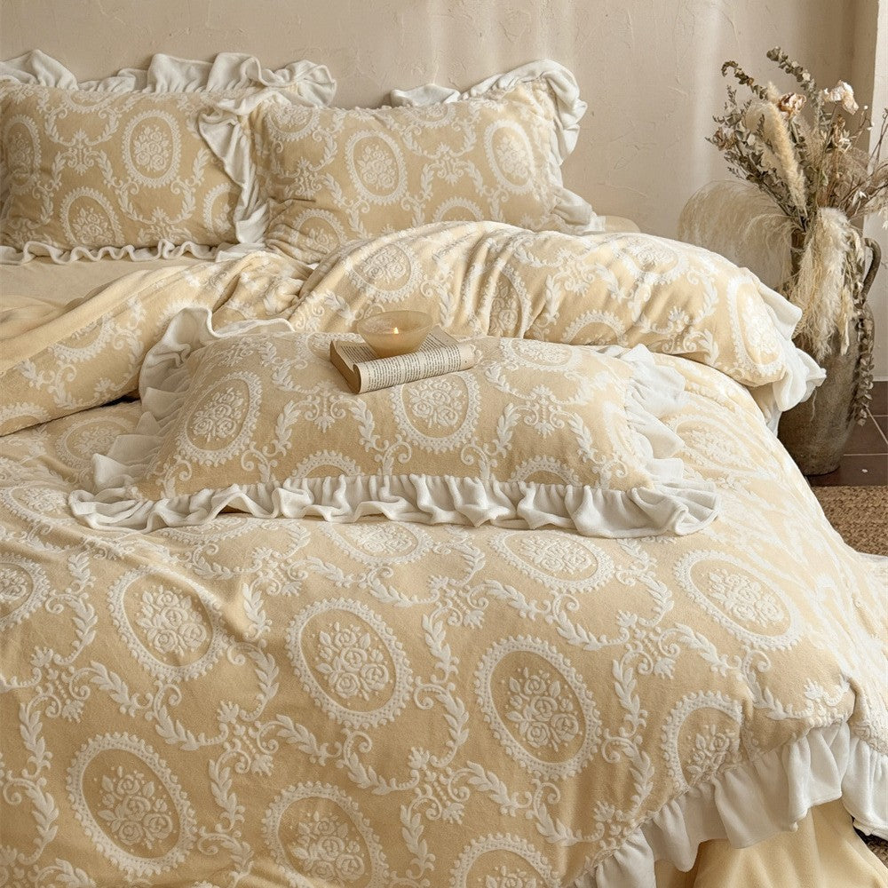 Bedding set with jacquard medallion, ruffle and extra-soft cotton blend — product view 2