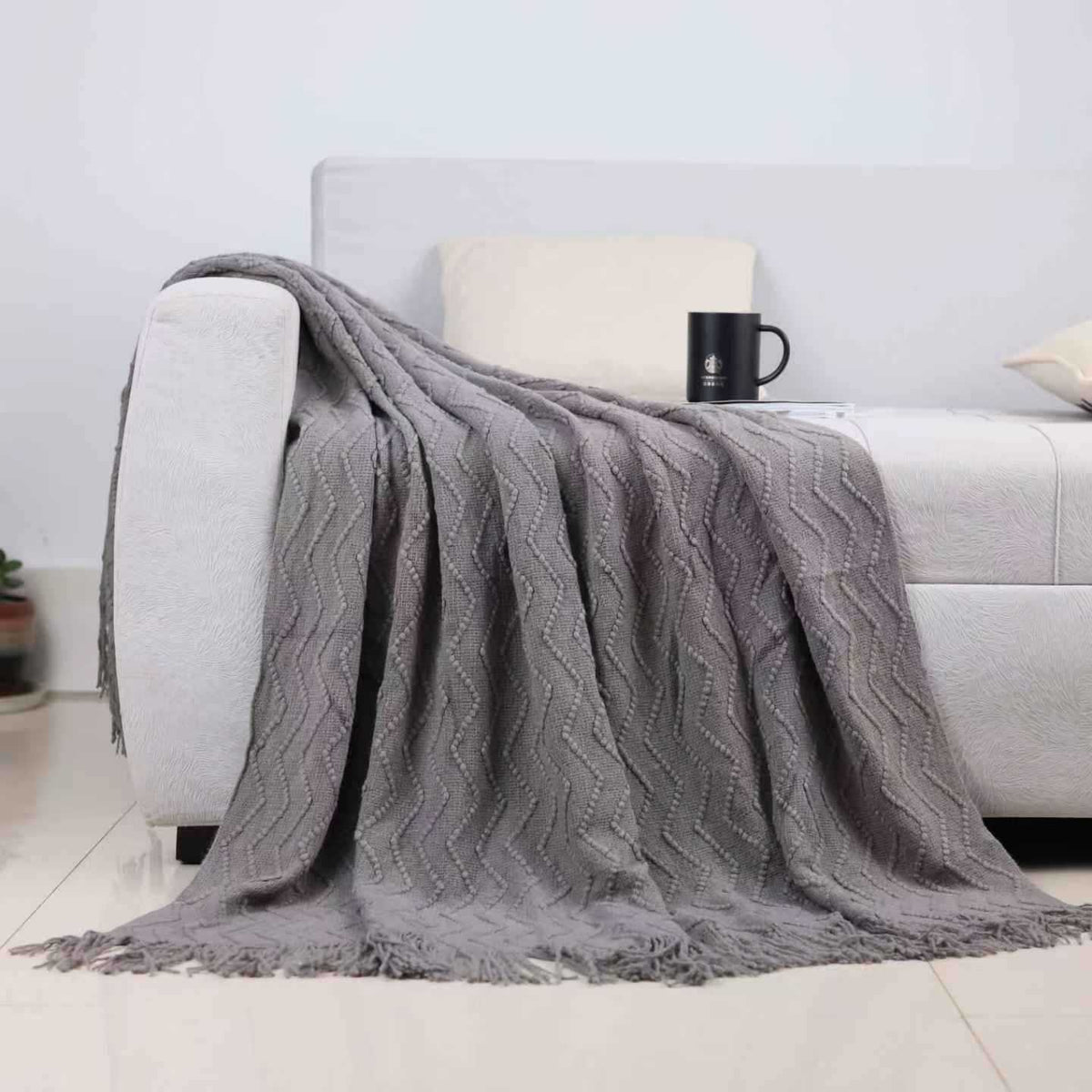 Home Décor Throw Blanket LoungeYard — product view 4