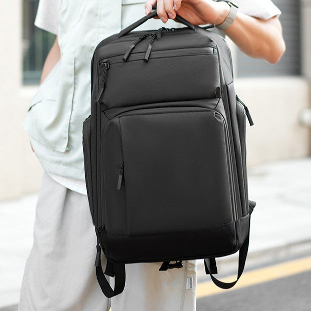 Multifunctional Travel Bag LoungeYard — product view 2