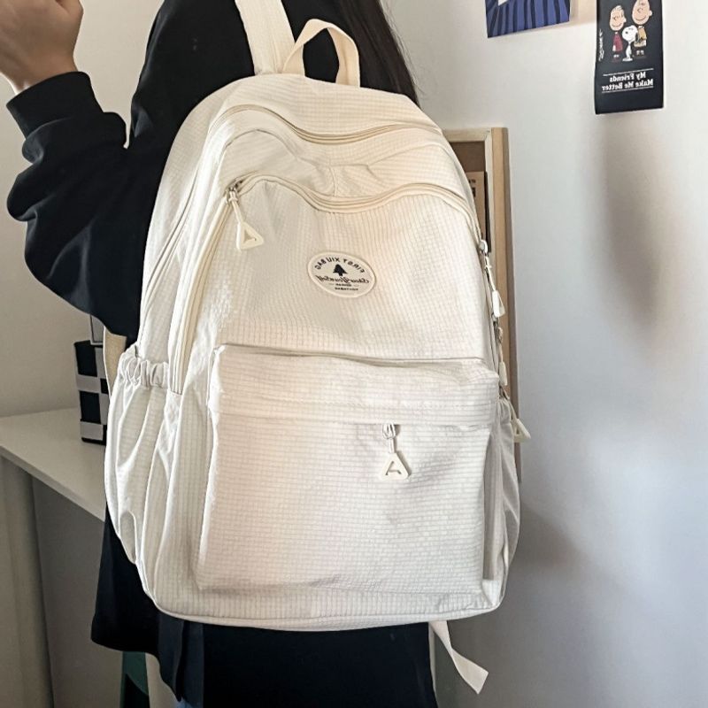 Lightweight Everyday Backpack LoungeYard — product view 3