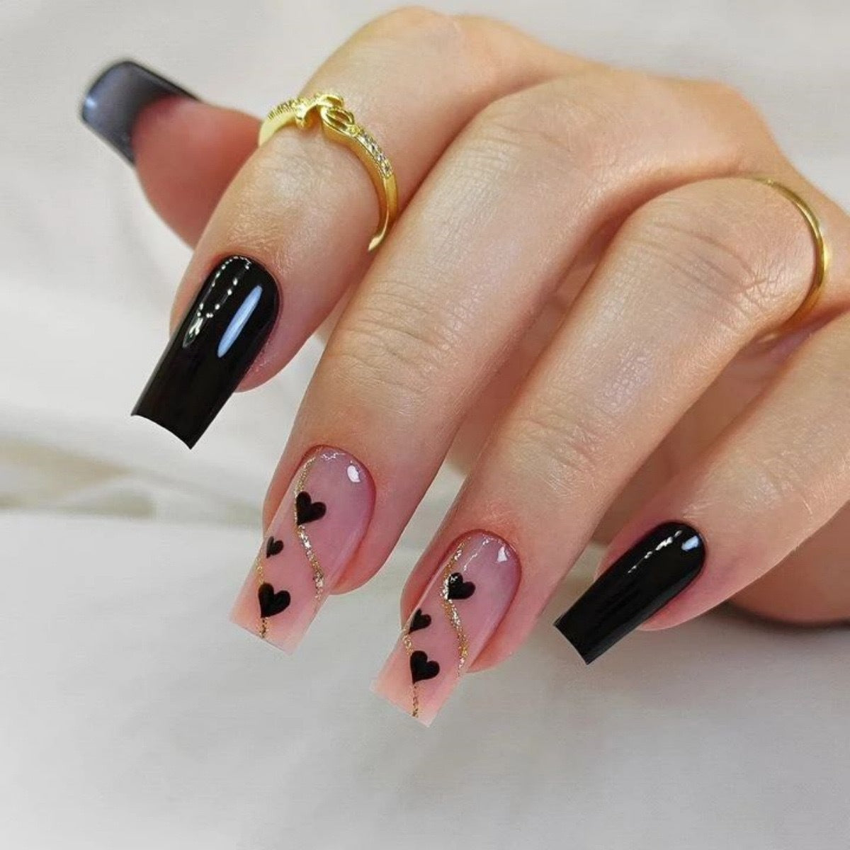 Glamorous Heart-Accent Nail Art Extensions — product view 2