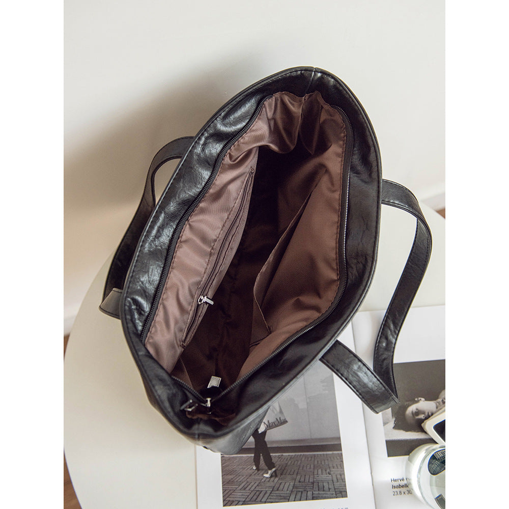 Luxurious Leather Tote Bag LoungeYard — product view 3
