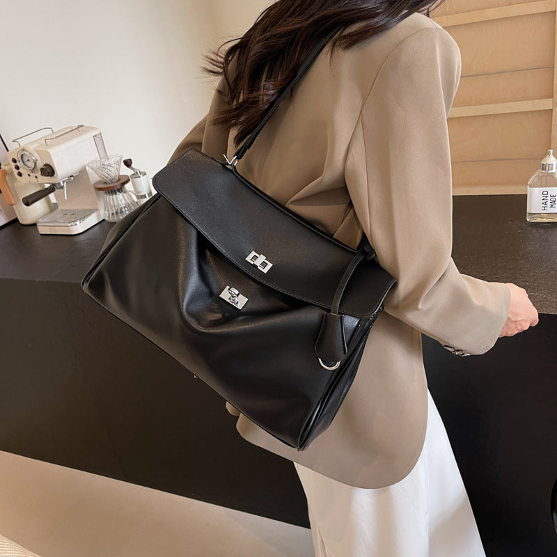 Handbag with Elegant and Modern Design LoungeYard — product view 4