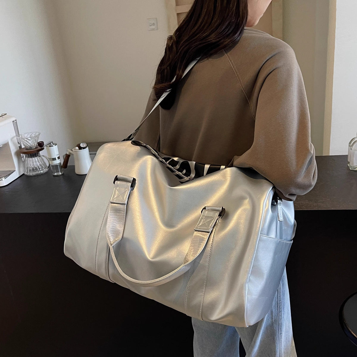 Durable Travel Duffel Bag LoungeYard — product view 2