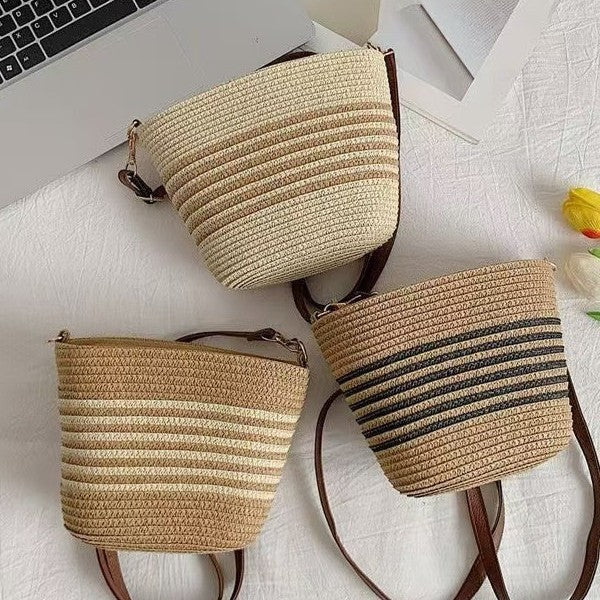Elegant and Versatile Shoulder Bag LoungeYard — product view 1