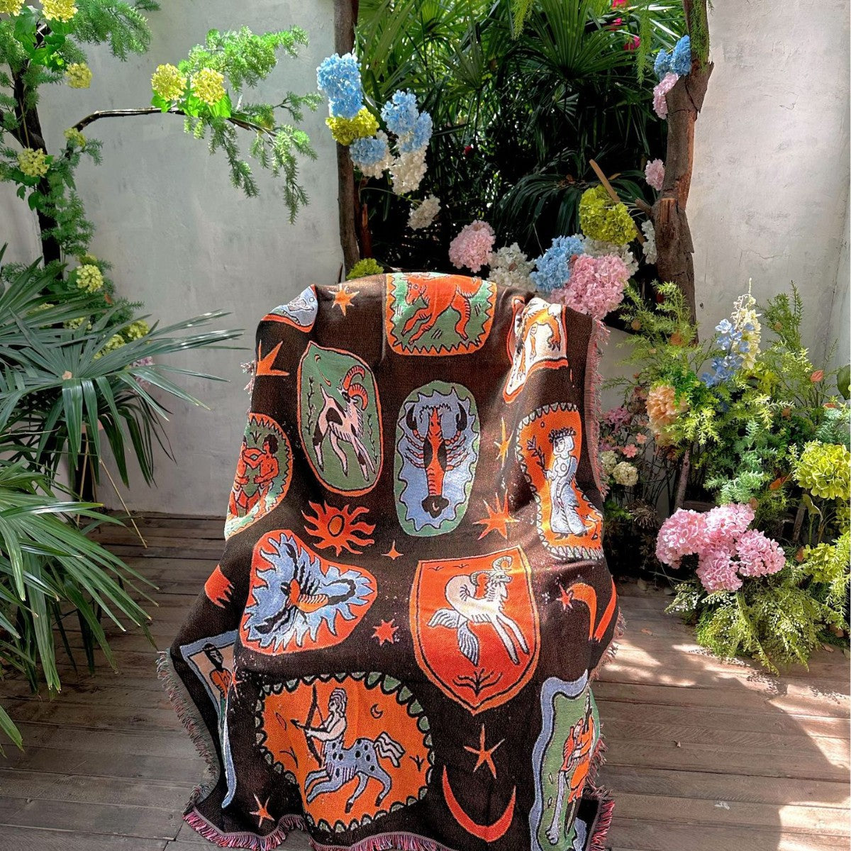 Artistic Tapestry Throw Blanket — product view 4