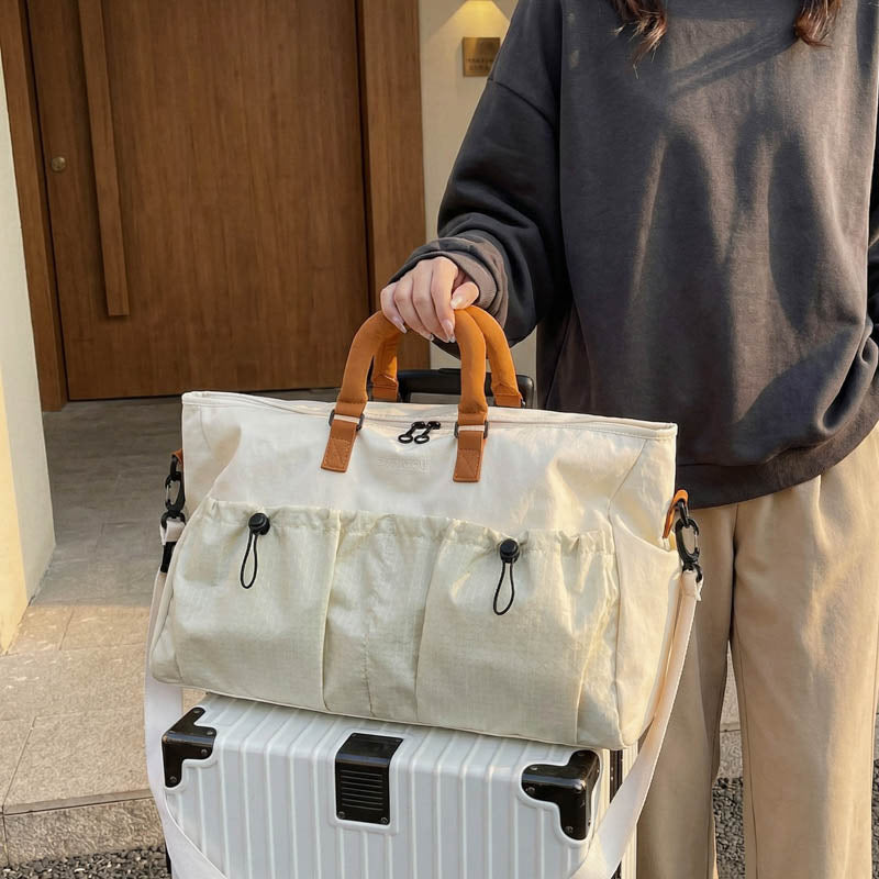 Shopping bag in urban design with versatile compartments LoungeYard — product view 3