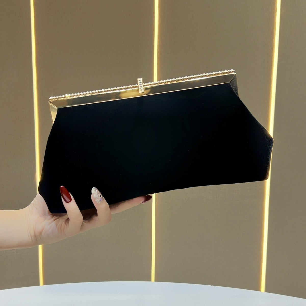 Elegant Velvet Clutch — product view 2