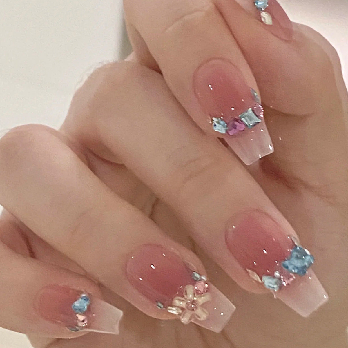 Elegant Decorative Flower-Embellished Press-On Nail Set — product view 3